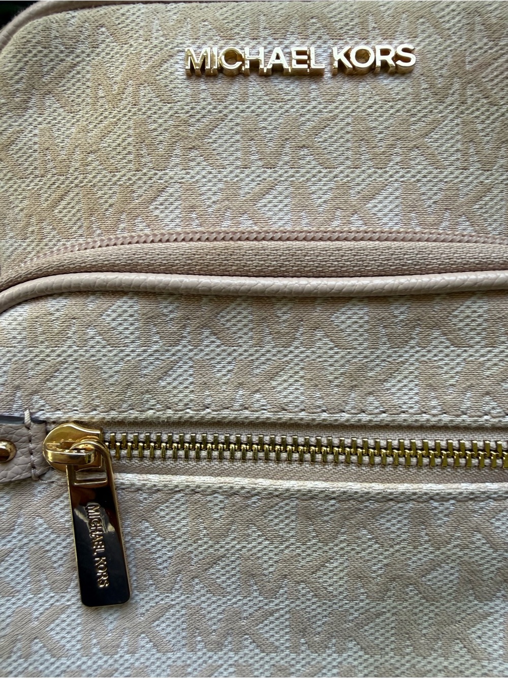 Michael Kors Cream Blush Signature Canvas Crossbody GUC - Picture 9 of 13